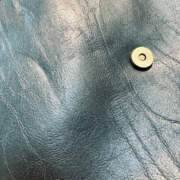 Relic by Fossil Black Crossbody Bag with Gold Chain Strap - Picture 10 of 10